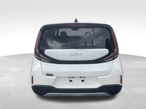 Used 2023 Kia Soul LX w/ Option Group 015 FWD image 7