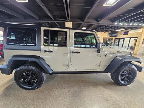 Used 2018 Jeep Wrangler Unlimited Sport AWD/4WD image 8