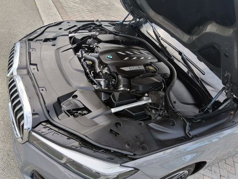 Used 2020 BMW 750i xDrive w/ Executive Package image 41