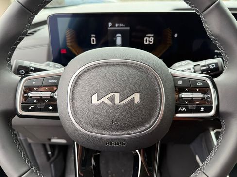 New 2026 Kia Carnival EX FWD image 22