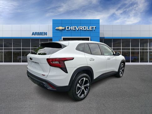 Certified 2025 Chevrolet Trax RS w/ Driver Confidence Package FWD image 5