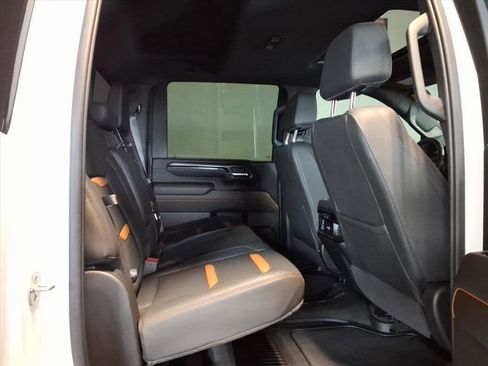 Used 2025 GMC Sierra 2500 AT4 w/ AT4 Premium Plus Package image 12
