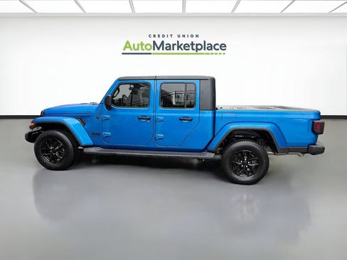 Used 2023 Jeep Gladiator Sport AWD/4WD image 4