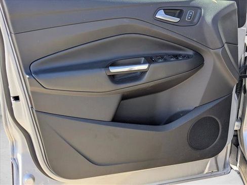 Used 2019 Ford Escape SE image 7