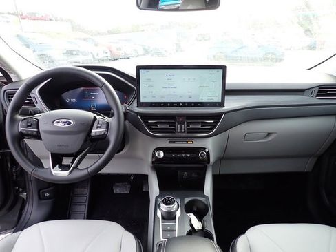 Used 2025 Ford Escape Platinum w/ Premium Technology Package image 12