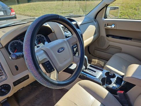 Used 2010 Ford Escape Limited image 10