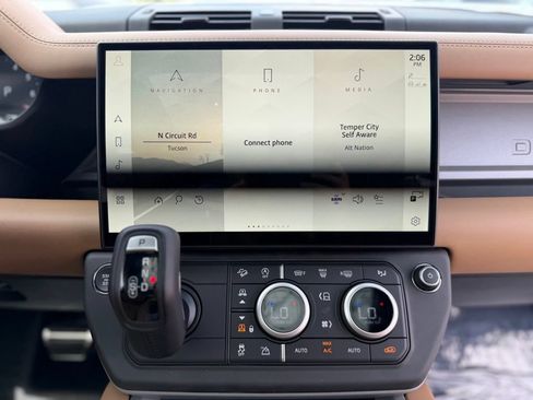 New 2026 Land Rover Defender 90 V8 AWD/4WD image 10