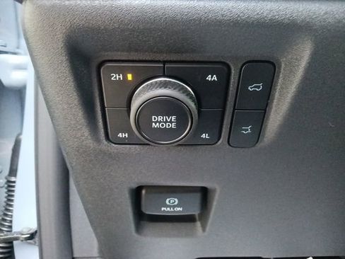 New 2026 Ford Expedition Platinum image 17