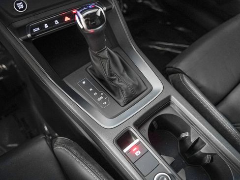 Used 2022 Audi Q3 2.0T Premium w/ Black Optic Sport Package image 19
