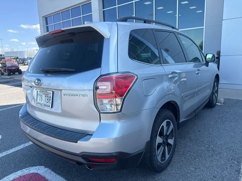 Used 2018 Subaru Forester 2.5i Limited w/ Popular Package #3B AWD/4WD image 3