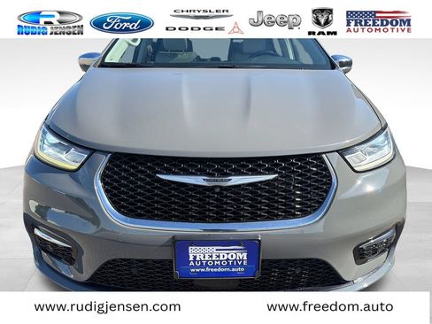 Used 2021 Chrysler Pacifica Limited w/ Premium & Safety Sphere Group AWD/4WD image 8