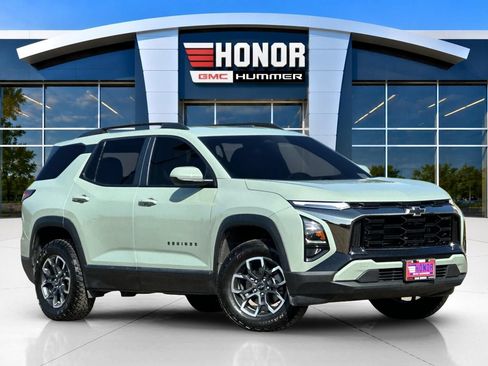 Used 2026 Chevrolet Equinox ACTIV AWD/4WD image 2