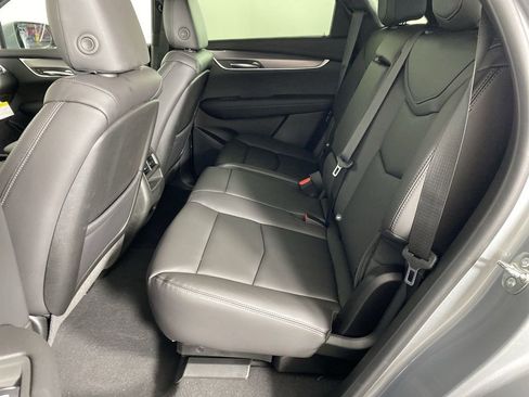 New 2025 Cadillac XT5 Luxury image 25