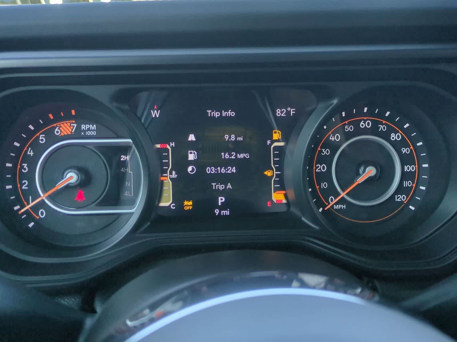 New 2026 Jeep Wrangler Unlimited Sahara AWD/4WD image 33