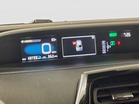 Used 2017 Toyota Prius Four w/ Advanced Technology Package FWD image 22