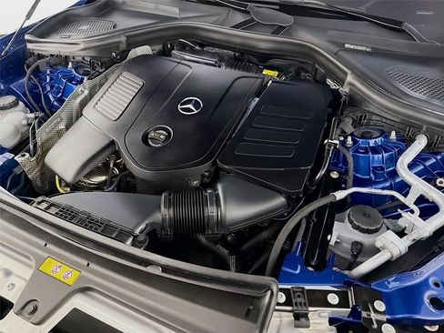 Used 2025 Mercedes-Benz GLC 300 image 32