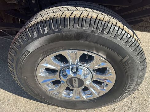 Used 2019 Ford F250 XLT w/ XLT Premium Package AWD/4WD image 14
