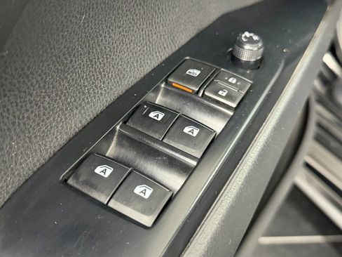 Used 2020 Toyota Camry SE w/ Audio Package FWD image 20