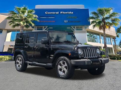 Used 2016 Jeep Wrangler Unlimited Sahara w/ Connectivity Group AWD/4WD image 2