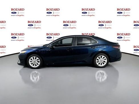 Used 2021 Toyota Camry LE image 5