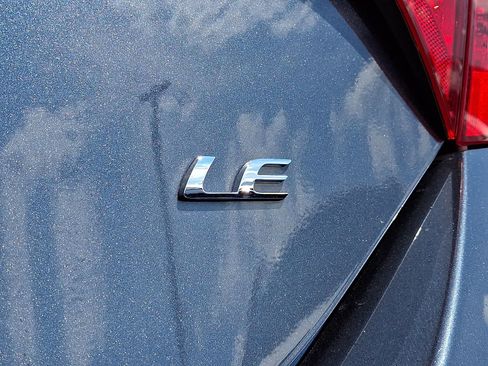 Certified 2018 Toyota Corolla LE FWD image 32