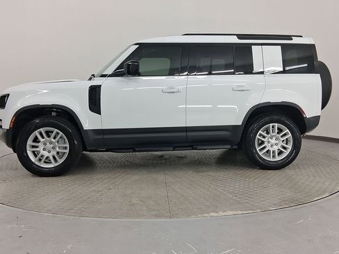 Used 2025 Land Rover Defender 110 S image 2