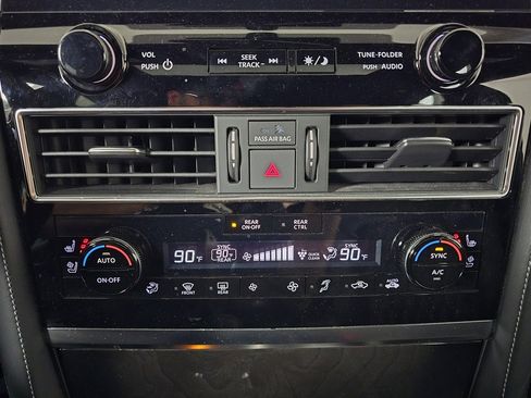 Used 2022 INFINITI QX80 Sensory w/ All-Season Package image 28