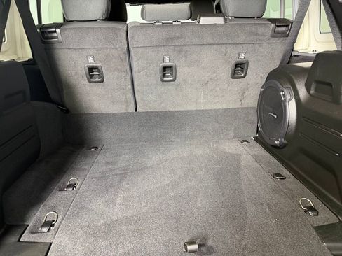 Used 2023 Jeep Wrangler Unlimited w/ Cold Weather Group image 26