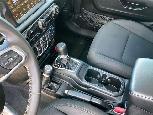 Used 2023 Jeep Gladiator Overland image 14