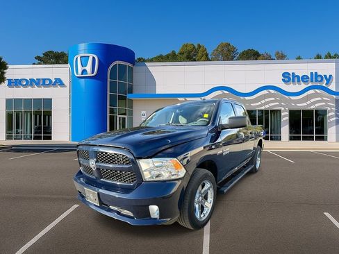 Used 2018 RAM 1500 Express w/ Express Value Package image 4