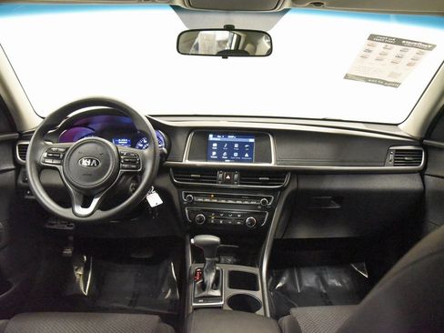 Used 2018 Kia Optima LX image 25