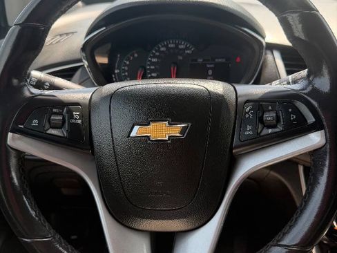 Used 2018 Chevrolet Trax LT w/ LT Convenience Package AWD/4WD image 8