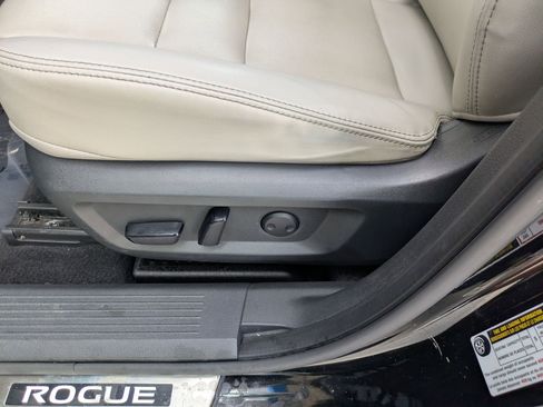 Used 2023 Nissan Rogue SL w/ SL Premium Package FWD image 22