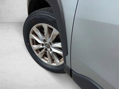 Used 2022 Toyota Corolla Cross LE FWD image 10