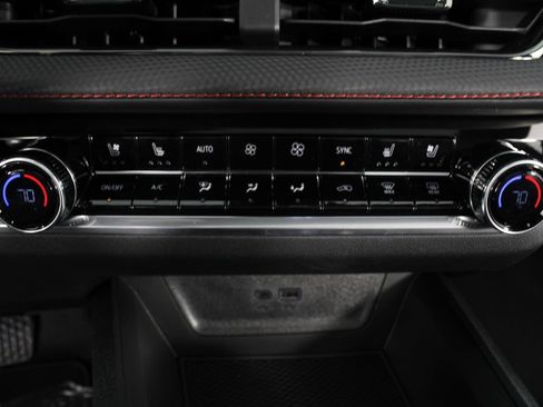 New 2026 Chevrolet Equinox RS w/ Convenience Package III FWD image 6
