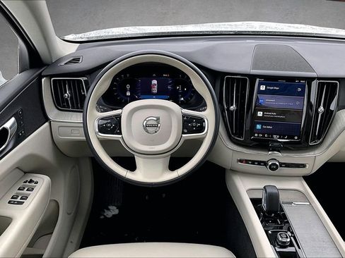Certified 2023 Volvo XC60 B5 Plus image 8