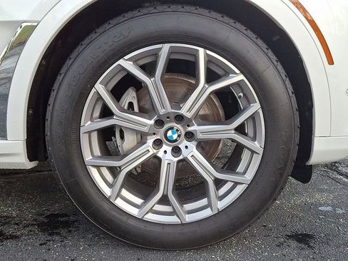 Used 2020 BMW X7 xDrive40i w/ Executive Package image 9