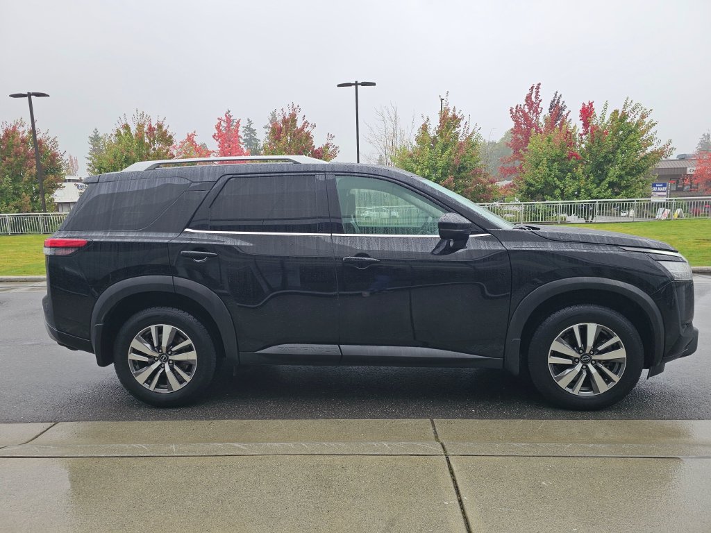 Used 2022 Nissan Pathfinder SL AWD/4WD image 8