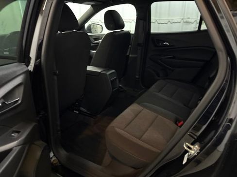 Used 2024 Chevrolet Trax RS FWD image 17