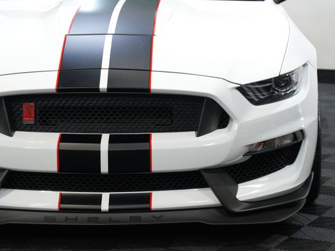 Used 2019 Ford Mustang Shelby GT350R w/ GT350R Equipment Group 920A RWD image 10