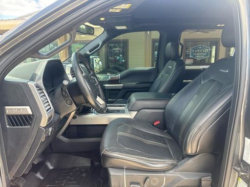 Used 2016 Ford F150 Platinum w/ Equipment Group 701A Luxury AWD/4WD image 9