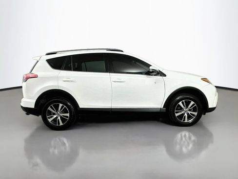 Used 2017 Toyota RAV4 XLE FWD image 9