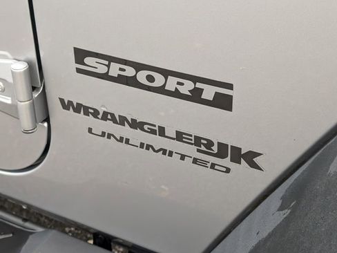 Used 2018 Jeep Wrangler Unlimited Sport S image 19