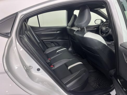 Used 2025 Toyota Camry SE image 29