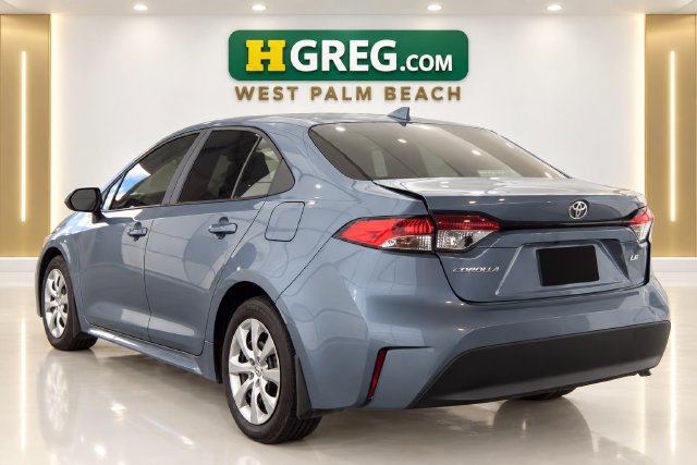 Used 2025 Toyota Corolla LE FWD image 2