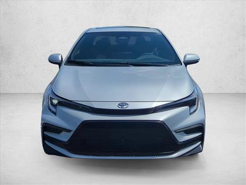 Used 2025 Toyota Corolla XSE FWD image 2