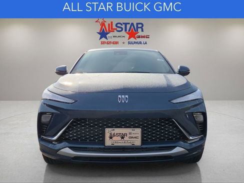 New 2026 Buick Envista Avenir image 2