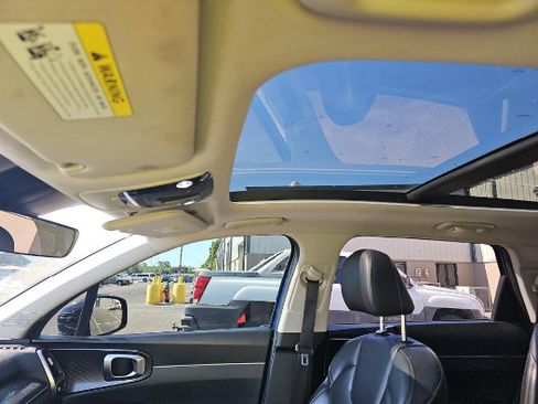 Used 2023 Kia Sorento S w/ Panoramic Sunroof Package FWD image 12