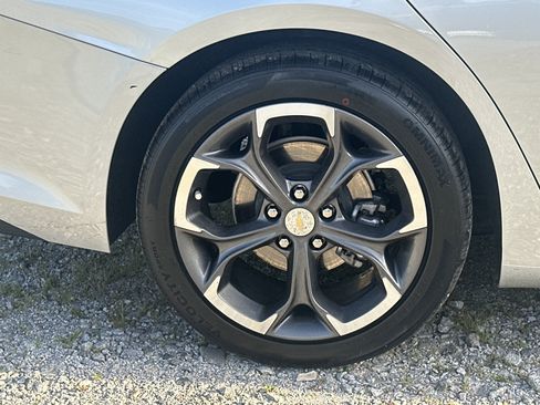 Used 2022 Chevrolet Malibu LT FWD image 17