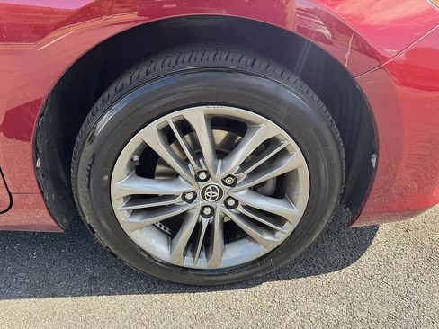 Used 2015 Toyota Camry SE FWD image 18